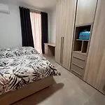 Apartmán 3 Bedroom Seaside Luxury - Sleeps 8 *