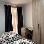 3 Bedroom Seaside Luxury - Sleeps 8 Apartmán