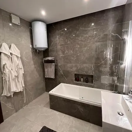 3 Bedroom Seaside Luxury - Sleeps 8 Appartement San Pawl il-Baħar