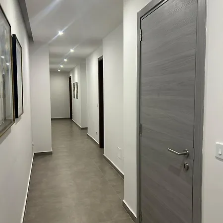 Apartment 3 Bedroom Seaside Luxury - Sleeps 8 St. Paul's Bay