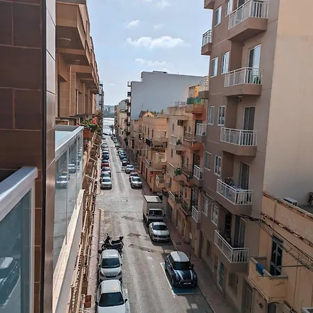 Appartement 3 Bedroom Seaside Luxury - Sleeps 8 *