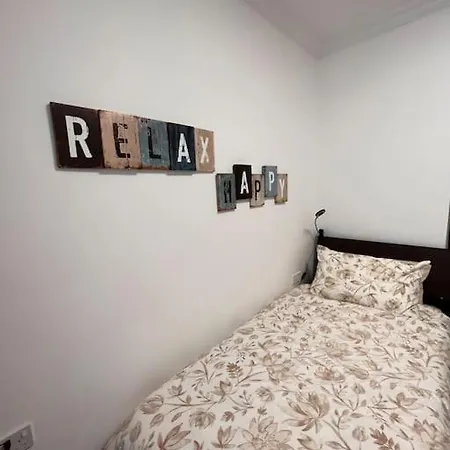 3 Bedroom Seaside Luxury - Sleeps 8