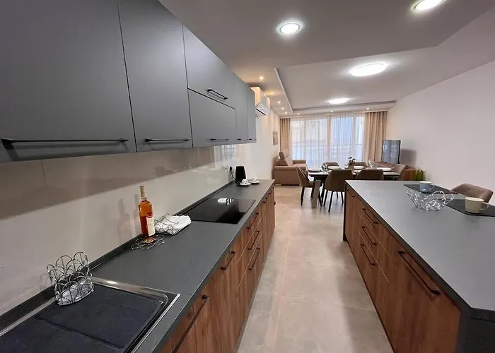 3 Bedroom Seaside Luxury - Sleeps 8